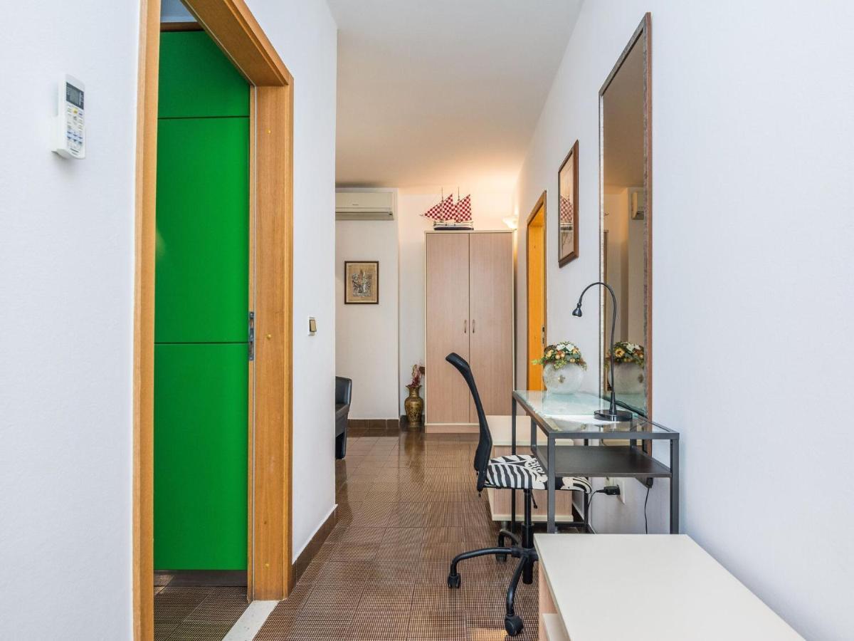 Apartments In House Liveric, In Vir At The Beach מראה חיצוני תמונה
